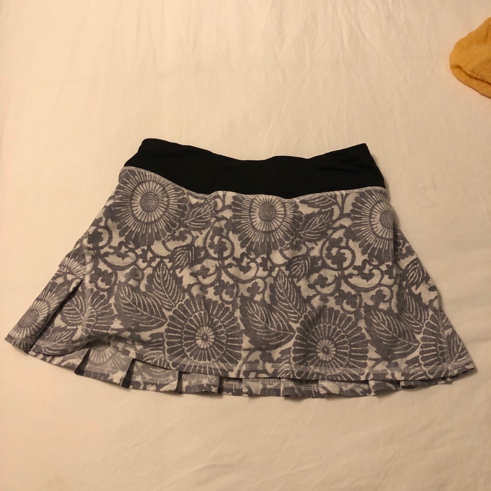 Lulu lemon skirt